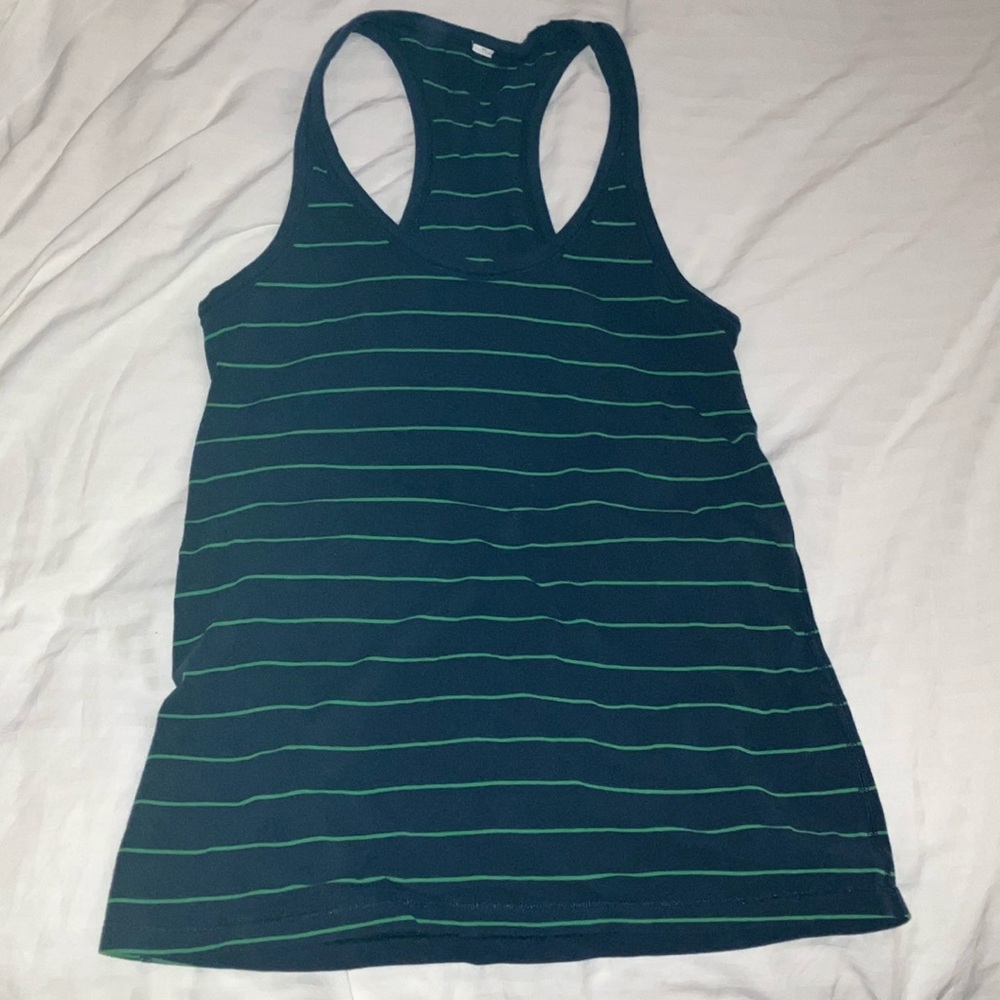 LULULEMON TANKTOP SIZE 6